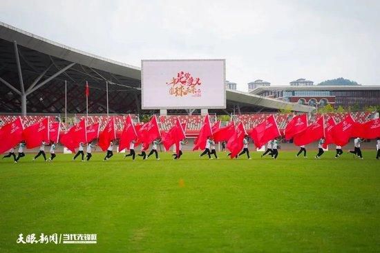 第22分钟，弗洛西诺内左路定位球机会，巴雷内切亚直接打门稍稍偏出近门柱。